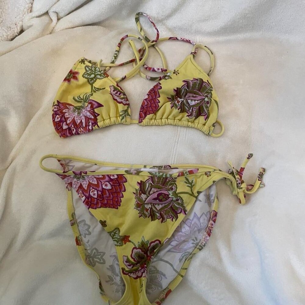 EUC XOXO Yellow Floral String Bikini Size Large